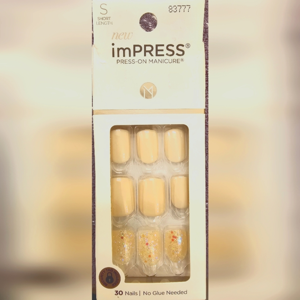 Impress Press On Manicure